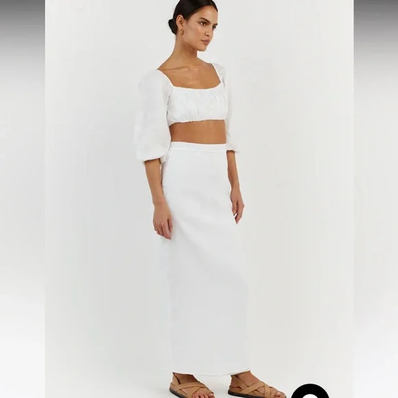 DISSH White Puff Sleeve Linen Crop Top - Picture 14 of 14